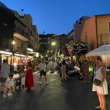 Casa Taormina Miranaxos Hébergement de vacances Giardini-Naxos